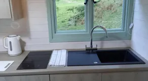 Shepherds hut Lowri - Image 4