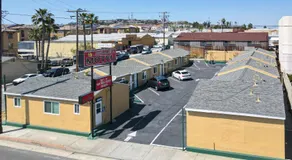 SIGNAL HILL MOTEL BEACH MOTEL - Image 4