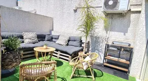 AppartCosy Emplacement Idéal avec Terrasse & Parking Privé - Image 3