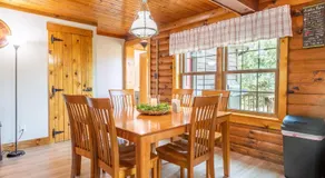 Maple Leaf Cabin - Image 3