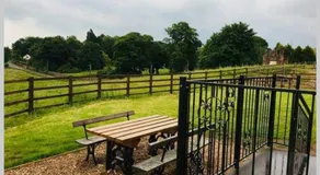 Malthouse Farm Cottage Carriage - Image 3