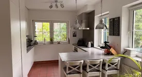 Luxury Living in the 19th District - Image 3