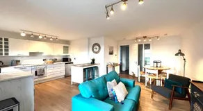 Bellevue Apartment - Image 2