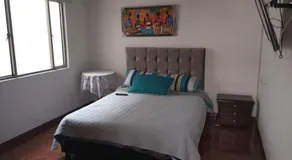 Habitación con baño privado cerca al aeropuerto - Image 2