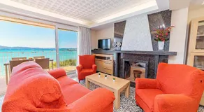Seafront Apartment Voramar 31 by Sealand Villas - Image 2