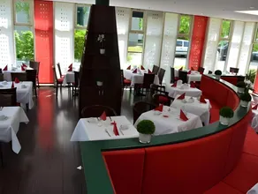 Ambassador Apparthotel - Image 4