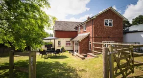 Hunters Lodge Exeter, Free Parking, Country Views, Great Wi-Fi, Large Garden - Image 5