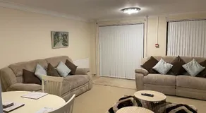 Elegant Devon - Image 2