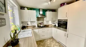 Sheffield Boutique 4-Bed Home - Image 4