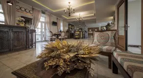 Orient Palace - Image 3