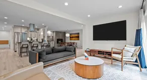 1010 Rosehill Dr - Image 3