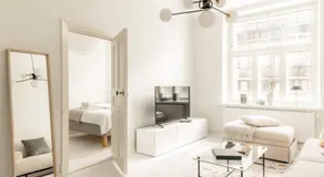 Downtown Light-Filled Retreat - Image 2