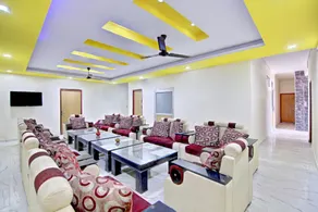 OYO 37509 Elegant Stay in Jhajra, Dehradun - Image 2