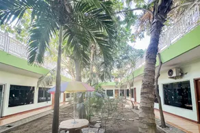 Global Inn Syariah Mitra RedDoorz near Juanda T1 Airport - Image 4
