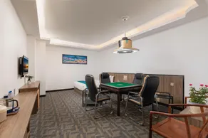 Maple Luxury Art Hotel (Zhongshan Guzhen Huayi Plaza Branch) - Image 3
