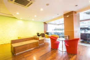 Life Hotel Sudirman Surabaya - Image 4