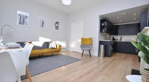 The Warren Apartment - Image 2