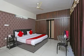 OYO Dwell Suites - Image 4