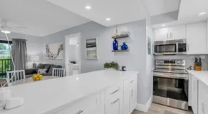 Deluxe Condo - Amazing Views - Image 5