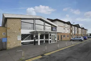Travelodge Oxford Peartree - Image 5