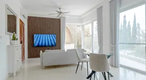 Apartamento vacacional con piscina | Cerca Xlendi Tower | Vistas a la piscina - Image 2