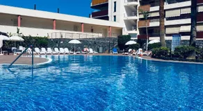 Appartement avec jardin, internet haut débit et piscine chauffée | Vue mer - Image 3