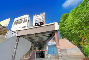 Hotel O by OYO SRS Inn Guest House - Image 4