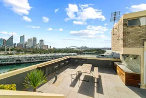 Heart Of The City Minutes from Macleay Street - Image 5