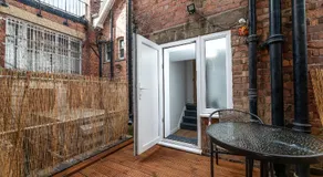 Deluxe 2 Bedroom Apartment In City Centre - Image 4