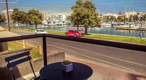 Bayswaterfront Apartments - Image 4