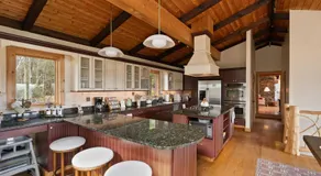 Velvet Timber Haus | HotTub, Sauna, Firepit, Games - Image 3