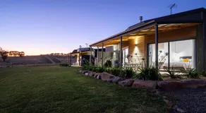 Old Bull Creek Luxury Retreat - Image 4