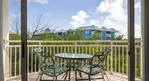 Tortuga Suite at Sunrise Suites Resort - Heated Pool, Hot Tub & Free Parking - Image 4