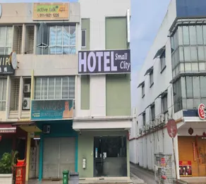 OYO 90862 Hotel Small City - Image 5