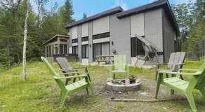 Chalet L'Écureuil (waterfront, modern, spa, BBQ) - Image 5