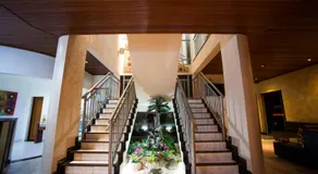 Centerminas Palace Hotel - Image 2