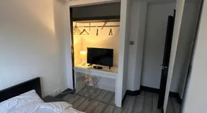Spacious Double near Train Station - Image 2