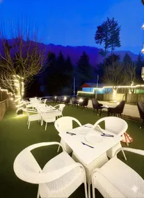 Hotel Oscar Mountain Retreat - Image 5