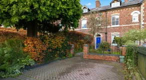 Luxurious 3 bed 1 Bath Stay Ideal for Families and Contractors - Image 5