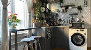 Pristine 1Br Apt in City Center- Free Parking & Coffee Machine - Image 4