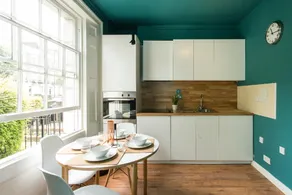 Camden Apartment By Morethanstays - Image 5