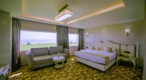 Hotel Holiday Resort - Image 2