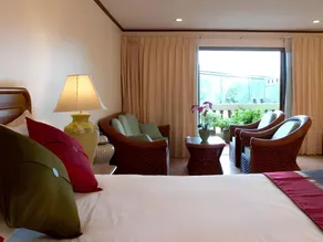 Surin Bay Inn - Image 2