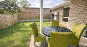 Modern 4-Bedroom Family Home in Park Ridge - Parking Included - Image 3
