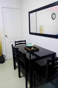 Estien’s cozy condotel w/unli wifi, netflix & kitchen - Image 4