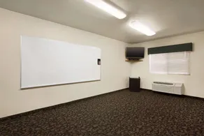 Travelodge by Wyndham Pecos - Image 4