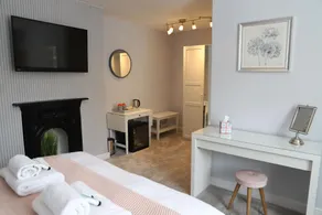 Bridgeside Rooms - Image 3