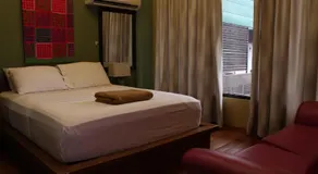 Purple Tree Bed & Breakfast - Image 2