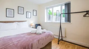 Pinfold Court Apartments - Image 2