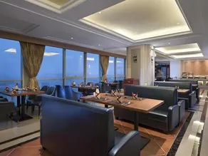 Vienna International Hotel Guangdong Zhaoqing City Center Lake View - Image 3